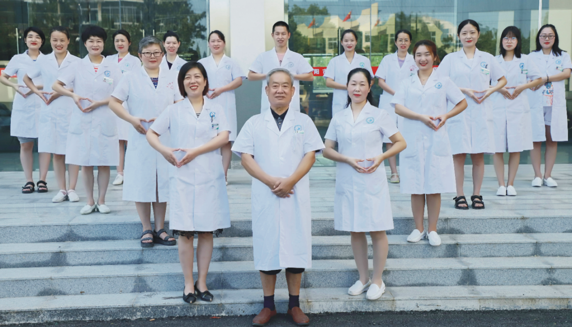 市中医院开展“学雷锋”义诊活动