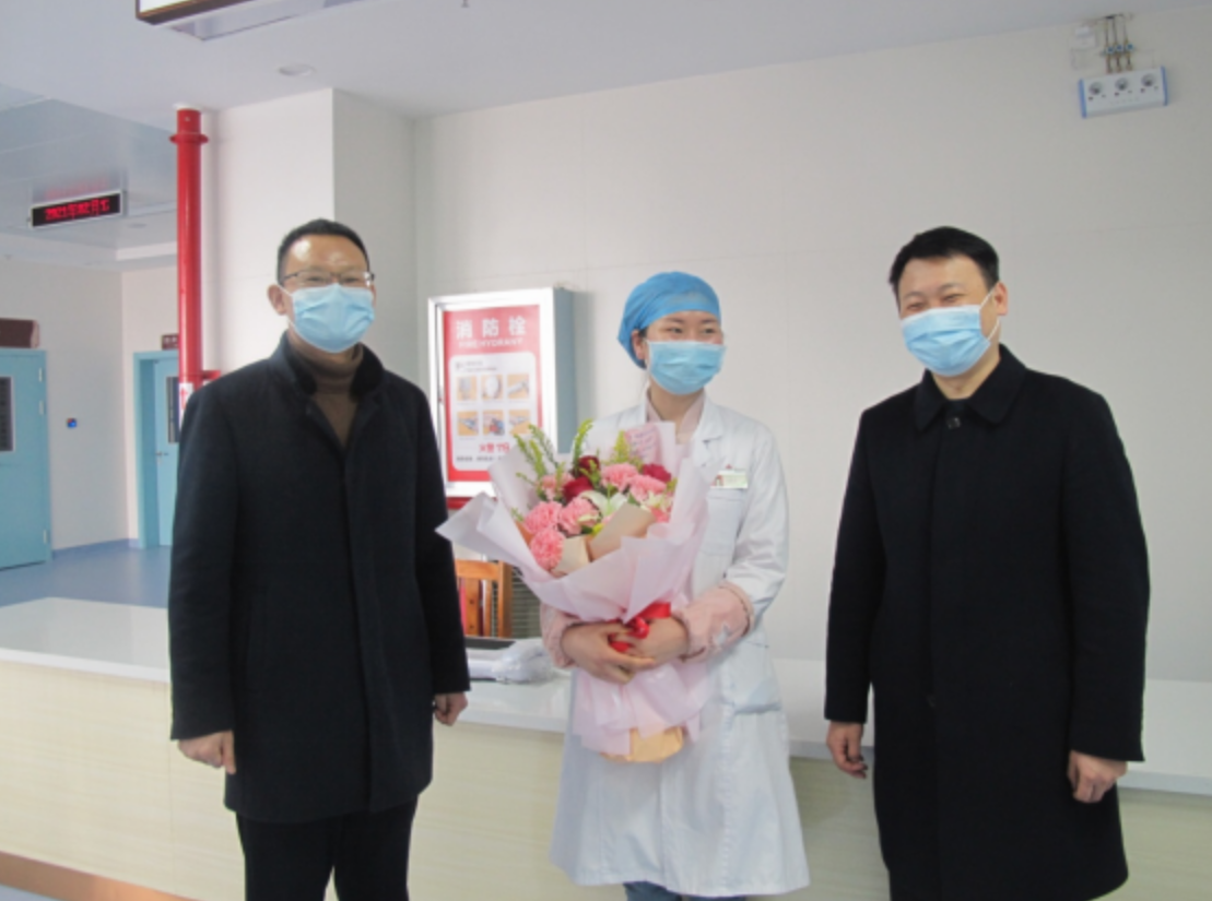 新春慰问暖人心--市中医医院领导慰问春节在岗职工