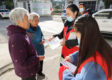 市中医医院开展创文宣传“敲门行动” 志愿者服务活动