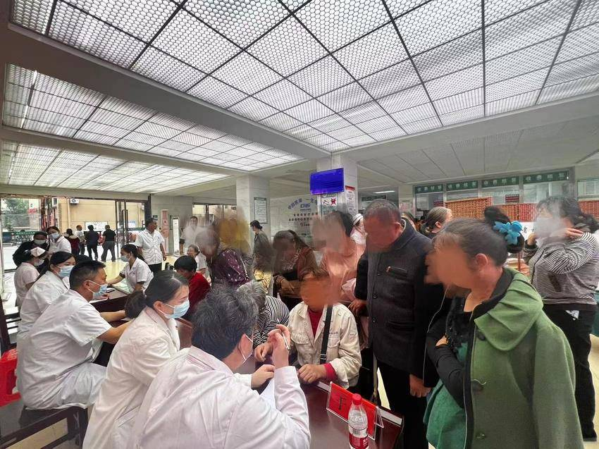 枣阳市中医医院开展“迎国庆 送健康”义诊活动